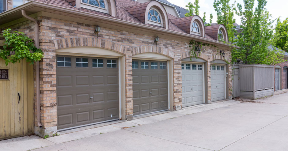 Broken garage door repair Mamaroneck